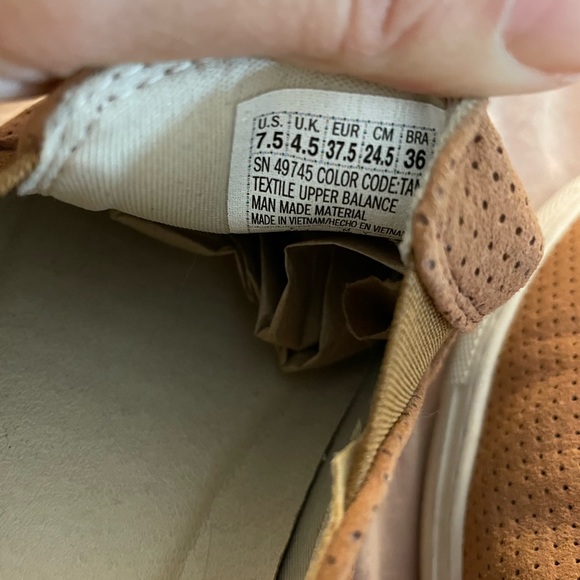SKETCHER TAN SLIP ONS 7.5 - Picture 4 of 4